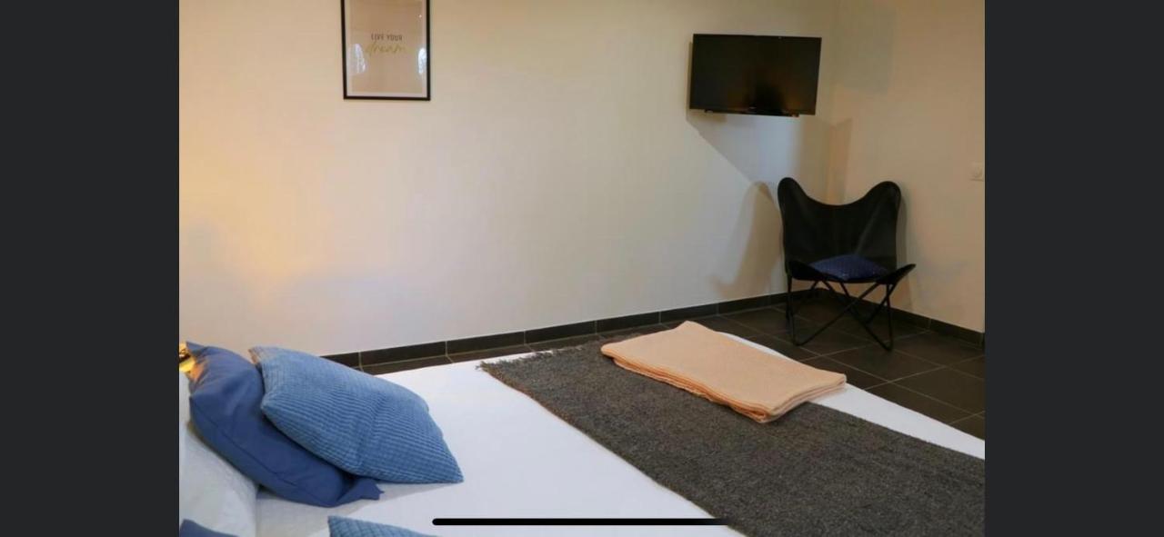 Aux Fines Bulles Gite Et Chambres D Hotes Neuve-Maison 外观 照片
